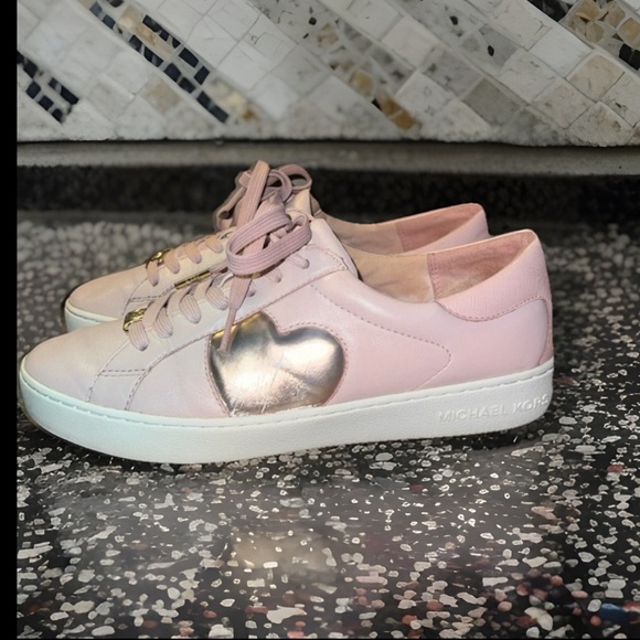 Michael Kors Pink Leather Sneakers, Women’s Size 9 - Picture 1 of 8